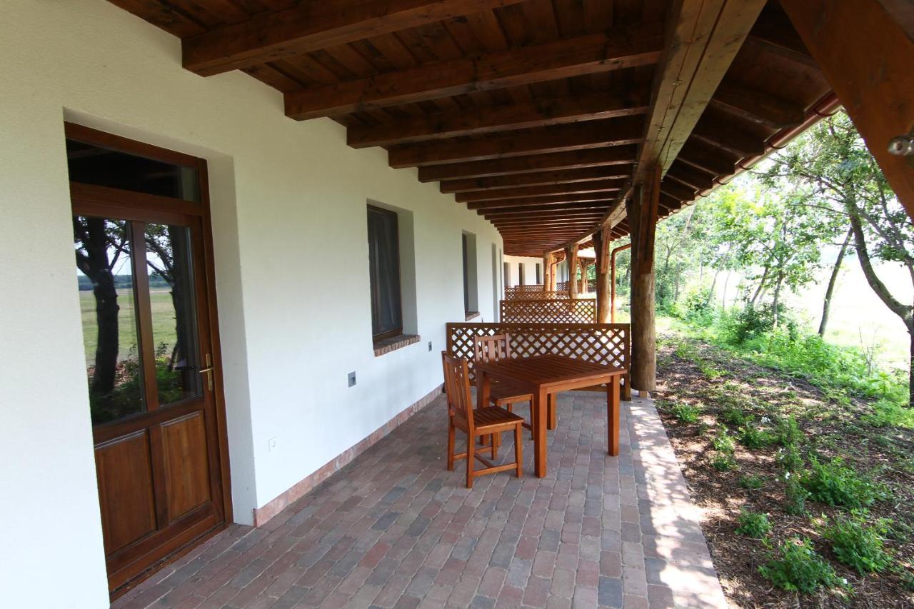 Bibic Nature Lodge Balmazújváros Exteriör bild